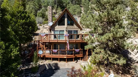 38532 N Shore Dr, Fawnskin, CA 92333