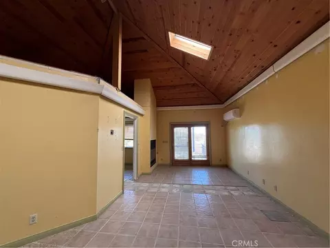Living - 30643 Scott Rd, Menifee, CA 92584 photo 4 of 4