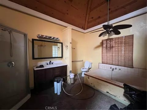 Bath - 30643 Scott Rd, Menifee, CA 92584 photo 2 of 2