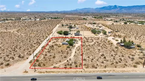 5335 Palmdale Rd, Phelan, CA 92371
