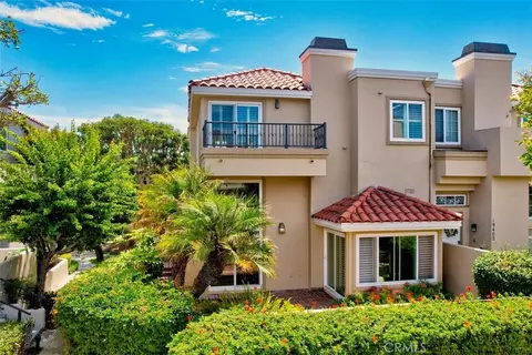 19406 Merion Cir, Huntington Beach, CA 92648