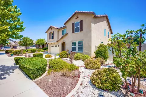 341 Pomegranate St, San Jacinto, CA 92582