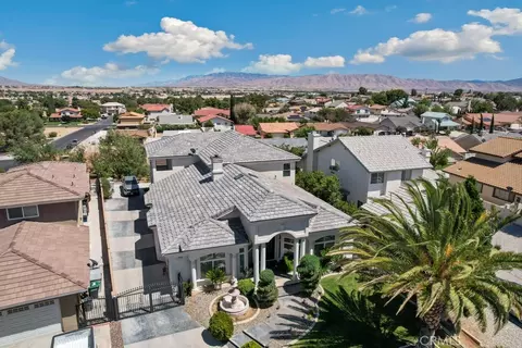 12865 Amberwood Ln, Victorville, CA 92395