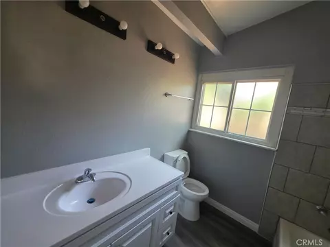 Bath - 5801 Walter St, Riverside, CA 92504 photo 3 of 3