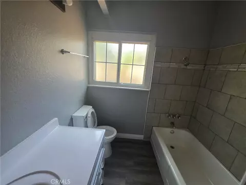 Bath - 5801 Walter St, Riverside, CA 92504 photo 2 of 3