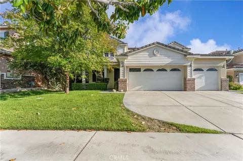 15601 N Peak Ln, Fontana, CA 92336