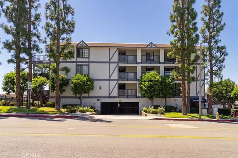 2599 Walnut Ave #330, Signal Hill, CA 90755