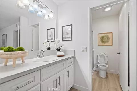 Bath - 23222 Orange Ave #7, Lake Forest, CA 92630 photo 1 of 2