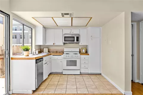 1386 3rd St, Duarte, CA 91010