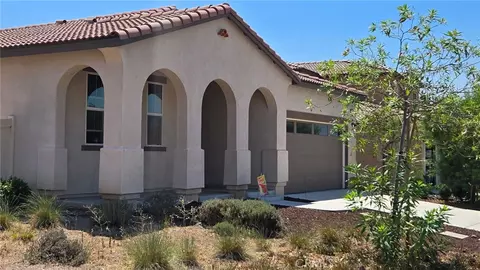 7993 Palermo Ct, Highland, CA 92346