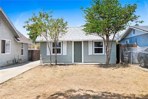 667 Pennsylvania Ave, Colton, CA 92324