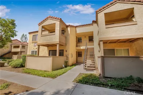 1140 W Blaine St #202, Riverside, CA 92507