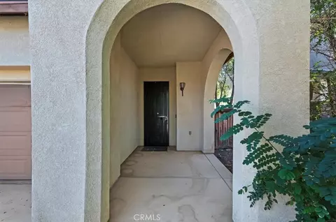 15165 Bluffside Ln, Victorville, CA 92394