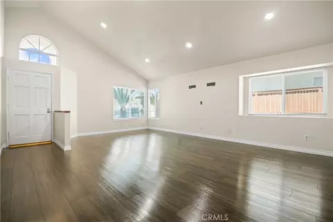 Living - 13006 August Cir, Riverside, CA 92503 photo 2 of 4