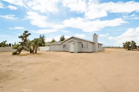 9846 Sunny Vista Rd, Phelan, CA 92371