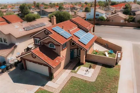 1443 Remembrance Dr, Perris, CA 92571