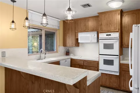 Kitchen - 5495 Summit Dr, Wrightwood, CA 92397 photo 1 of 6