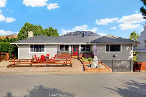 Exterior - 5495 Summit Dr, Wrightwood, CA 92397 photo 12 of 13