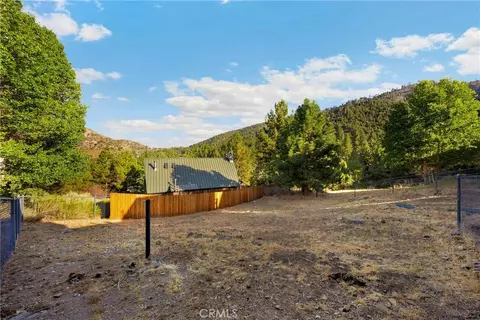 Exterior - 5495 Summit Dr, Wrightwood, CA 92397 photo 11 of 13