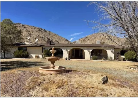 28728 Suncrest Rd, Lucerne Valley, CA 92356