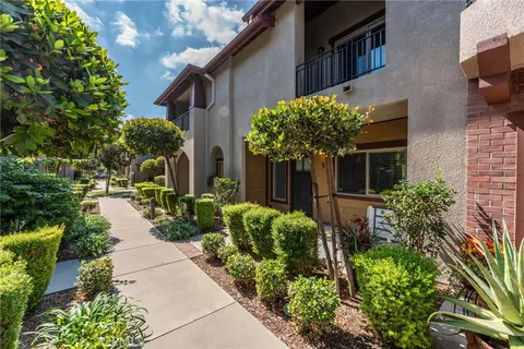 707 S Azusa Ave #B, Azusa, CA 91702