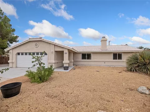 12715 Tesuque Rd, Apple Valley, CA 92308
