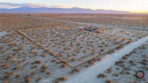 1 Sandstone Rd, Phelan, CA 92371