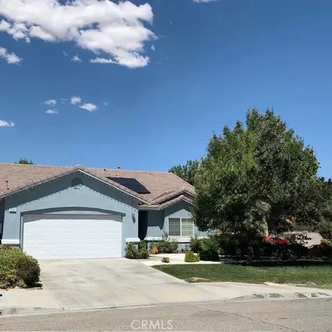 3207 Jonathon St, Lancaster, CA 93536