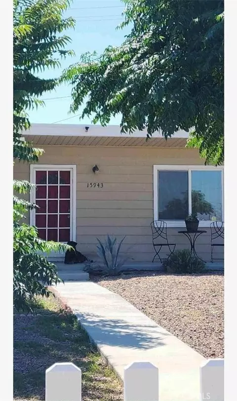15943 Pine St, Hesperia, CA 92345
