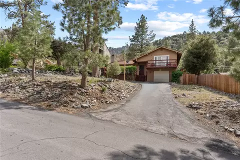 5203 Desert View Dr, Wrightwood, CA 92397