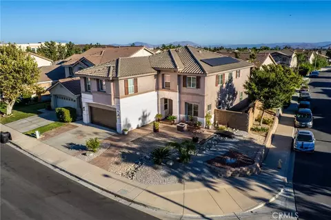 16825 Maidstone Ln, Fontana, CA 92336