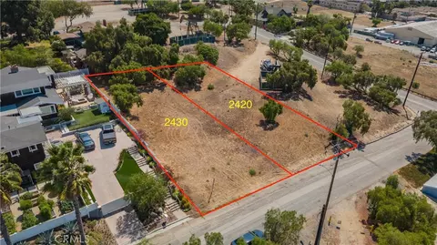 2430 Gaviota Ave, Signal Hill, CA 90755