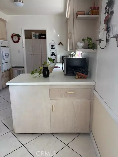Kitchen - 595 Juniper Ave, Upland, CA 91786 photo 1 of 2