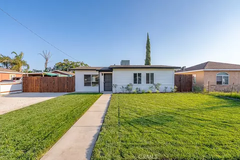 15413 Pine Ave, Fontana, CA 92335