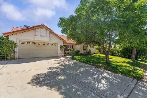 724 Kingswell Ave, Banning, CA 92220