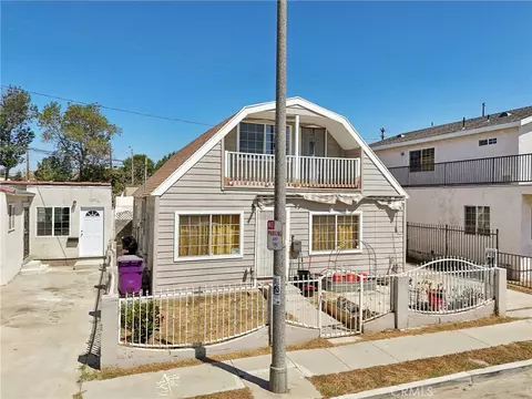 Exterior - 1211 E Leigh Ct, Long Beach, CA 90806 photo 2 of 4
