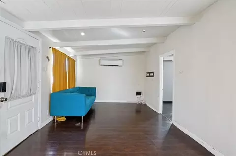 Living - 1211 E Leigh Ct, Long Beach, CA 90806 photo 2 of 6