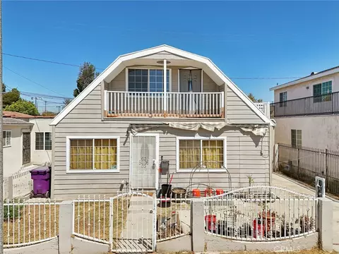 Exterior - 1211 E Leigh Ct, Long Beach, CA 90806 photo 1 of 4