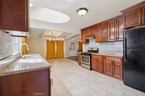 Kitchen - 1211 E Leigh Ct, Long Beach, CA 90806 photo 1 of 4