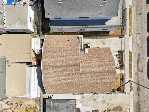 View/Area - 1211 E Leigh Ct, Long Beach, CA 90806 photo 5 of 9