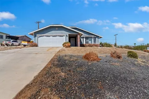 16924 Crestview, Victorville, CA 92395