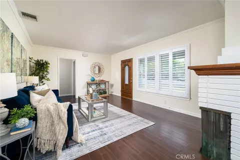 323 W Bennett Ave, Glendora, CA 91741