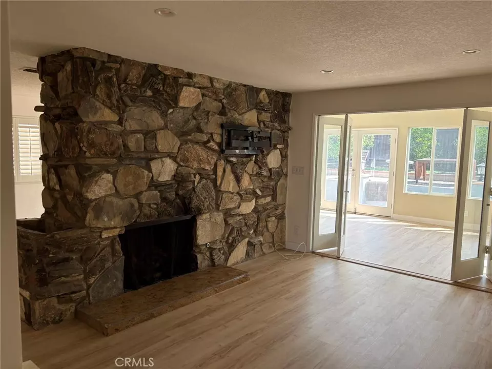 Living - 2206 Stratford Way, La Verne, CA 91750 photo 3 of 5