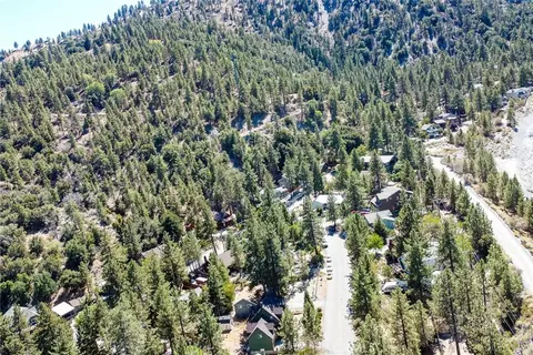 View/Area - 5291 Orchard Dr, Wrightwood, CA 92397 photo 3 of 4