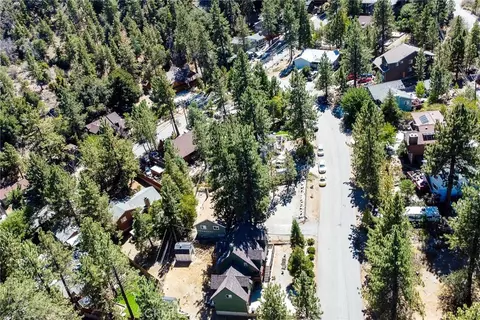 View/Area - 5291 Orchard Dr, Wrightwood, CA 92397 photo 2 of 4