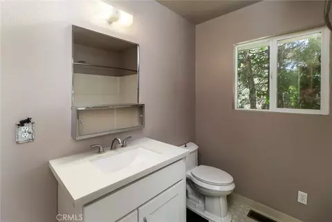 Bath - 5291 Orchard Dr, Wrightwood, CA 92397 photo 1 of 4