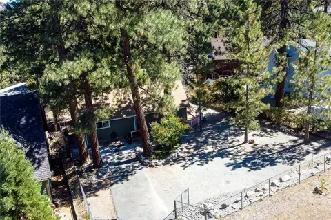 Exterior - 5291 Orchard Dr, Wrightwood, CA 92397 photo 16 of 17
