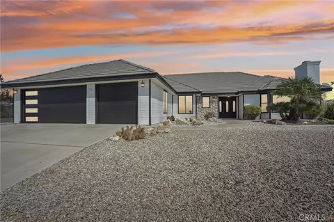 16457 Viho, Apple Valley, CA 92307