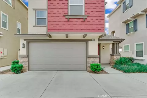 7340 Garnet Rdg, Jurupa Valley, CA 92509