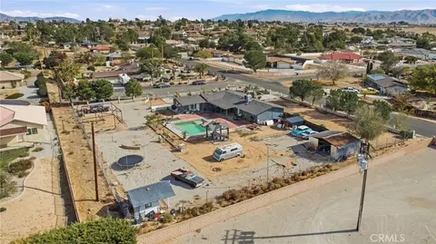 View/Area - 13288 Choco Rd, Apple Valley, CA 92308 photo 4 of 6
